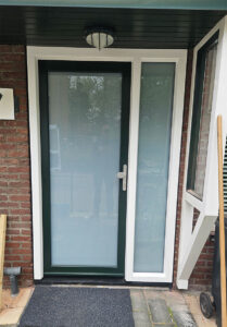 Voordeur_zijlicht_melkglas_kunststof